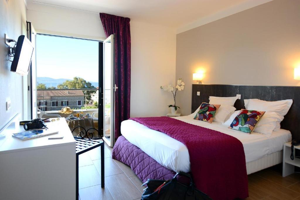 Hotel Les Eucalyptus ポルト・ポロ エクステリア 写真