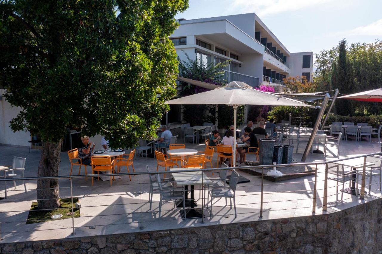 Hotel Les Eucalyptus ポルト・ポロ エクステリア 写真