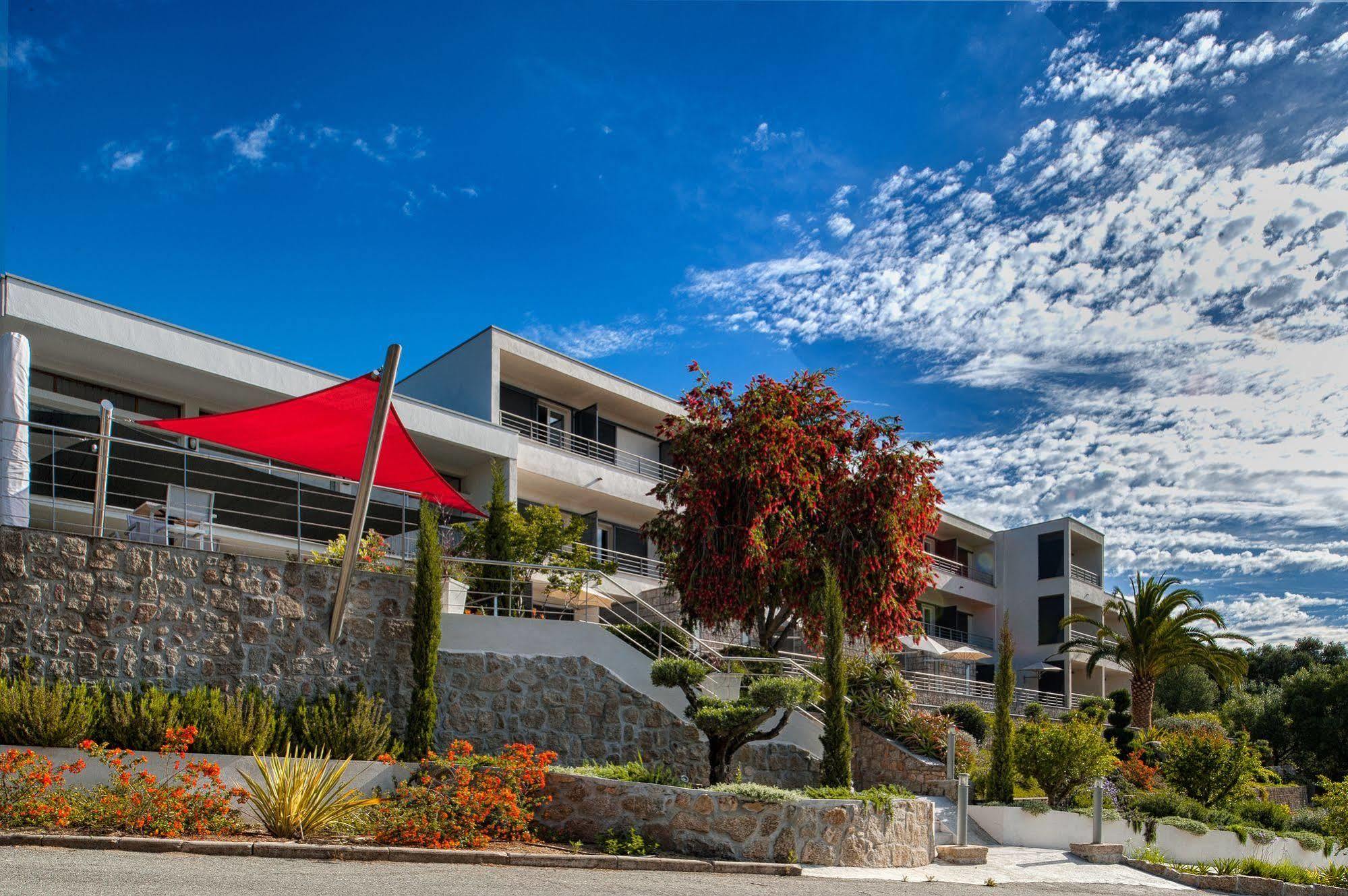 Hotel Les Eucalyptus ポルト・ポロ エクステリア 写真